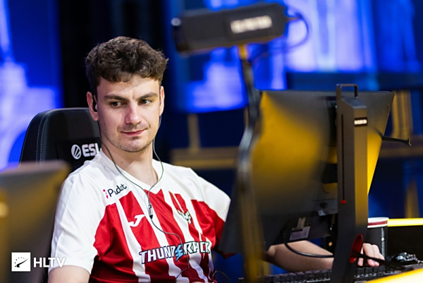 区决赛甚至 区决赛甚至