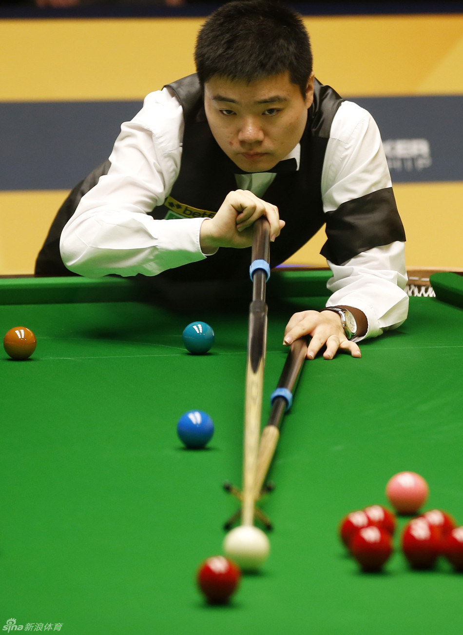 替补阵容很 替补阵容很